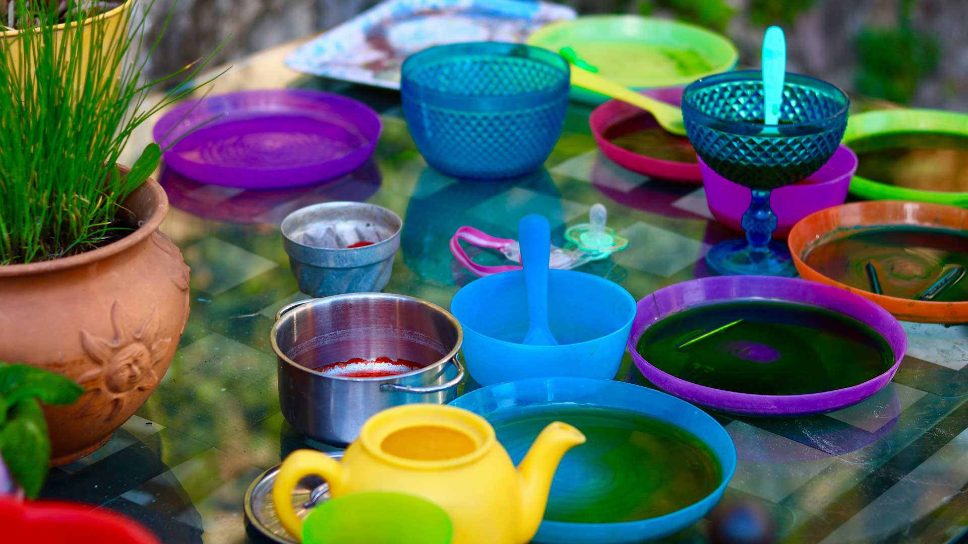 Top-Five-Best-Baby-Bowls-&-Plates-of-This-Year-on-contribution-space