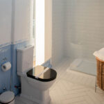 Get-Amazing-Ideas-for-Your-Small-Bathroom-on-contribution