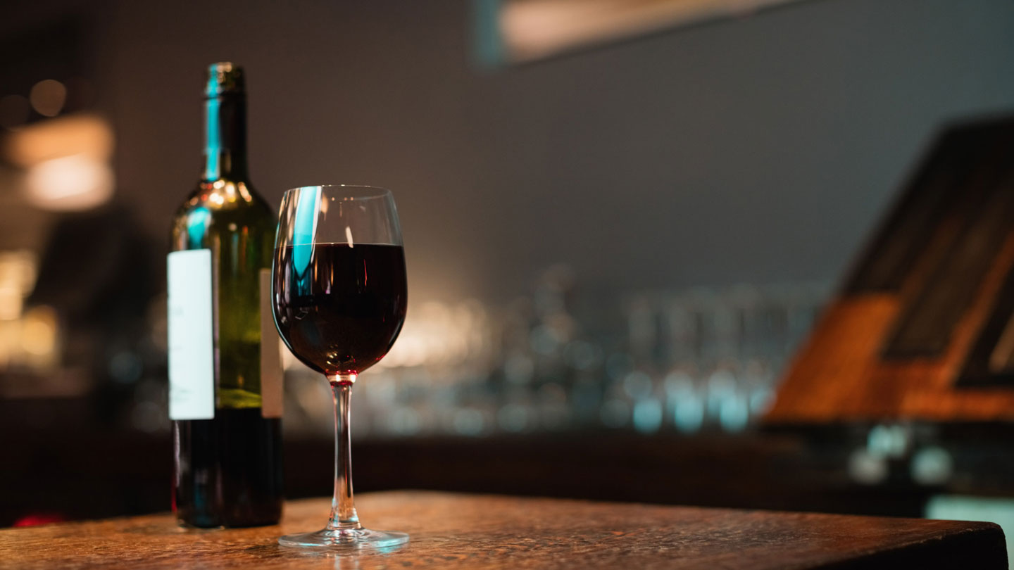 5-Types-of-Wine-Bottles-and-How-to-Customize-Them-on-contribution