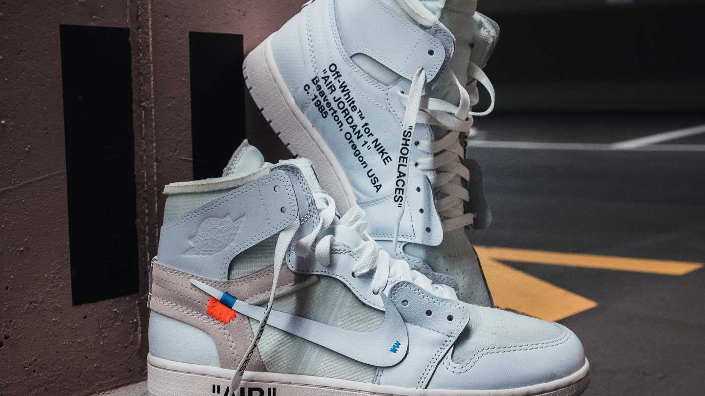 Best-Ways-to-Hide-the-Laces-on-Your-Sneakers-Shoes-on-contribution