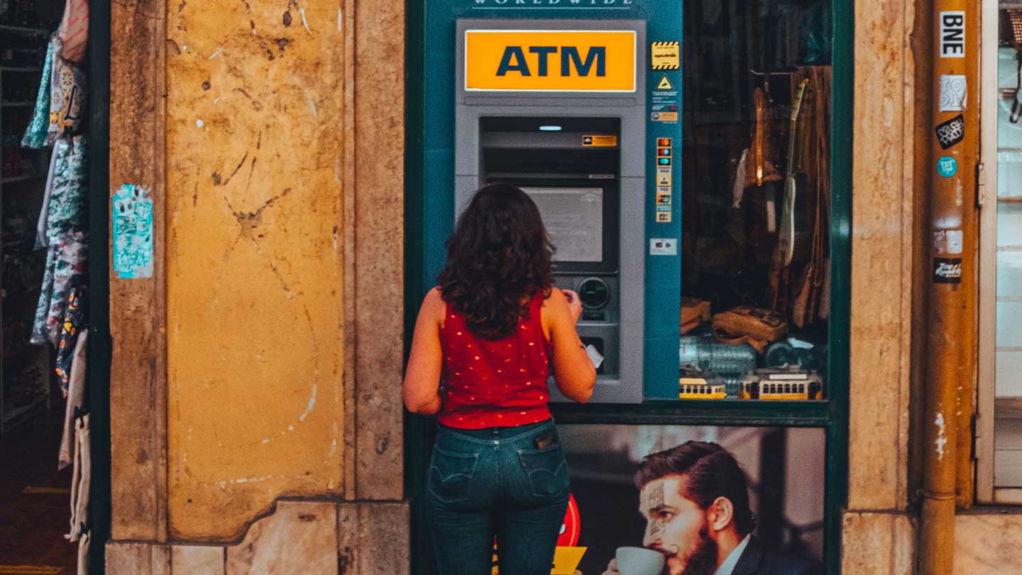 Tips-To-Select-the-ATM-Equipment-for-Your-Business-on-contribution