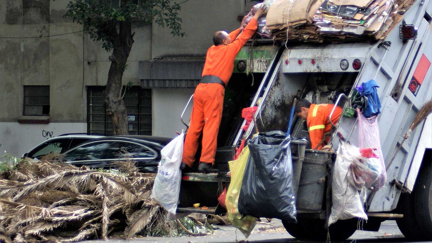 Few-Steps-to-Remove-General-Junk-from-Your-Home-on-contribution