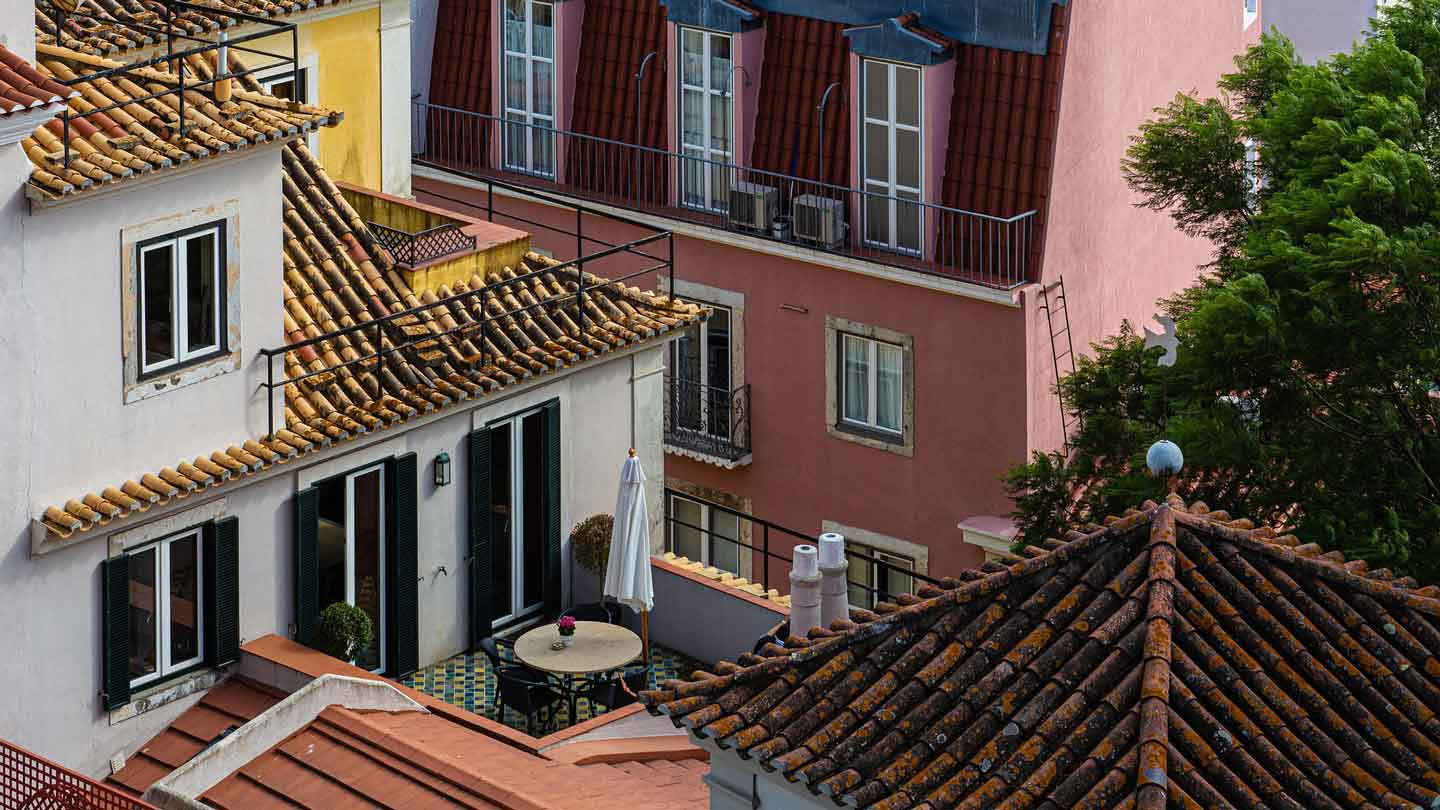 5-Common-Roofing-Problems-and-How-to-Fix-Them-on-contribution